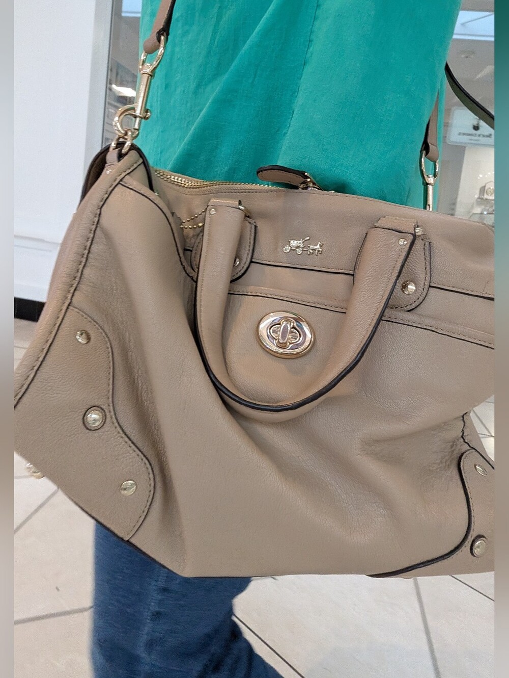 Coach Rhyder 32 In Beige (K1480-33689)